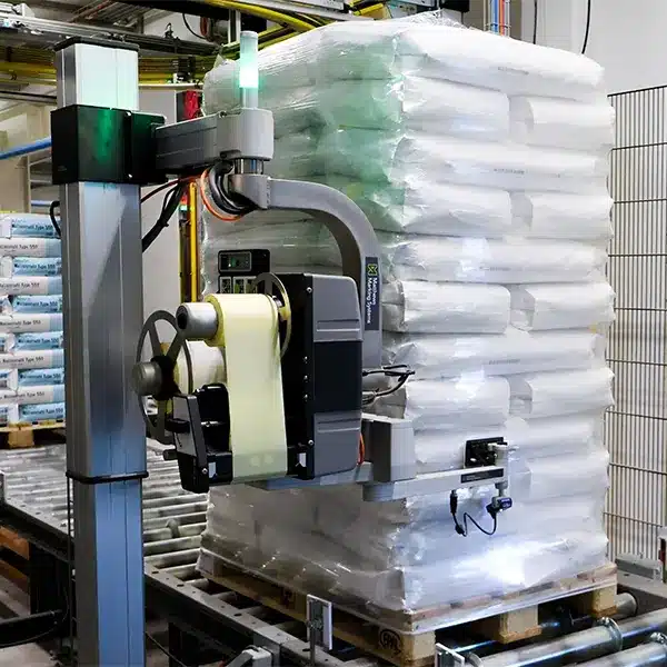 Etikettierung einer in Schrumpffolie verpackten Palette der A-Serie