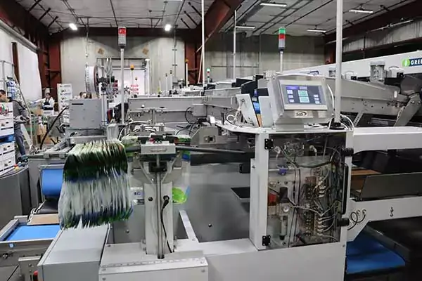 Anlagen an der Produktionslinie bei Haley Manufacturing Olympic Fruit.